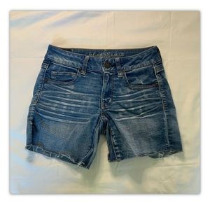 AMERICAN EAGLE Size 2 Midi Super Super Stretch Cutoff Blue Jean Short